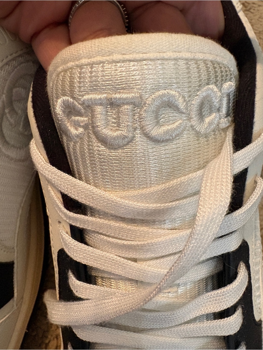 Gucci Women’s White and Black Leather Athletic Sneakers size 9 - Picture 2 of 8